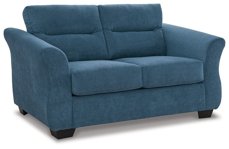 Miravel Loveseat