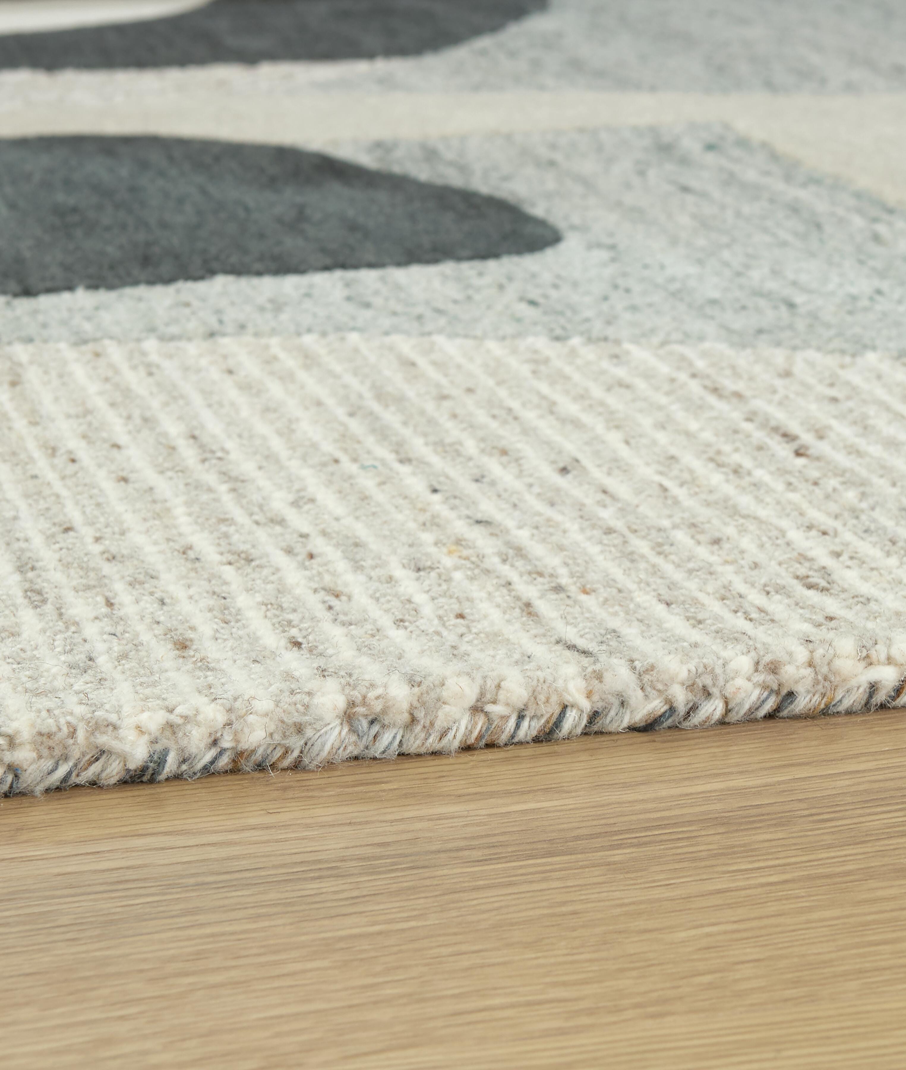 Edrickhill 8' x 10' Rug