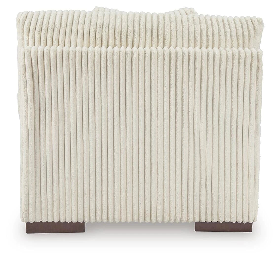 Lindyn Sectional with Chaise