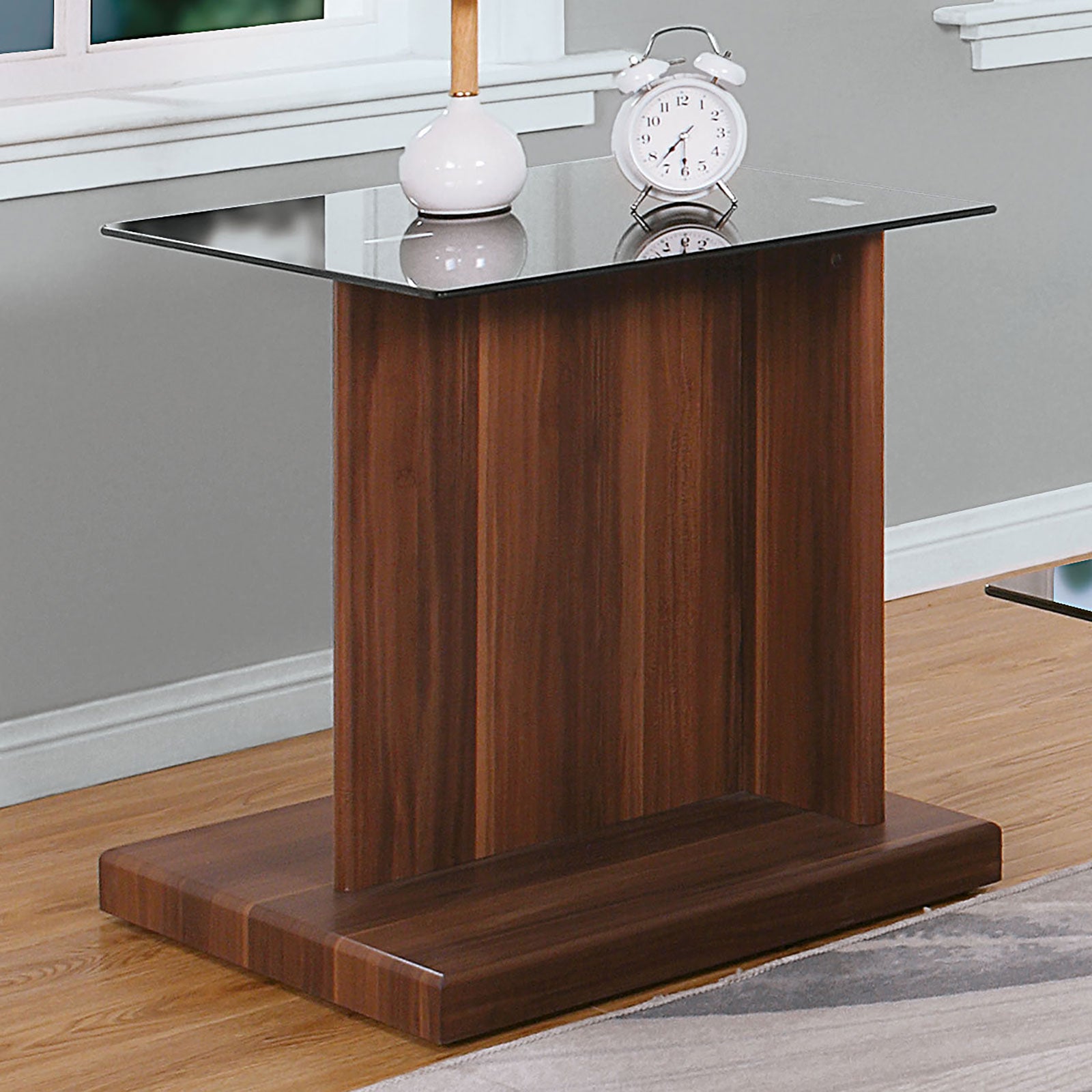 MANNEDORF End Table image