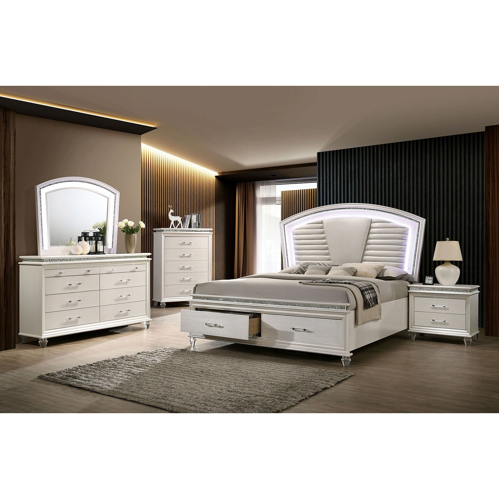 MADDIE 5 Pc. Queen Bedroom Set w/ Chest image